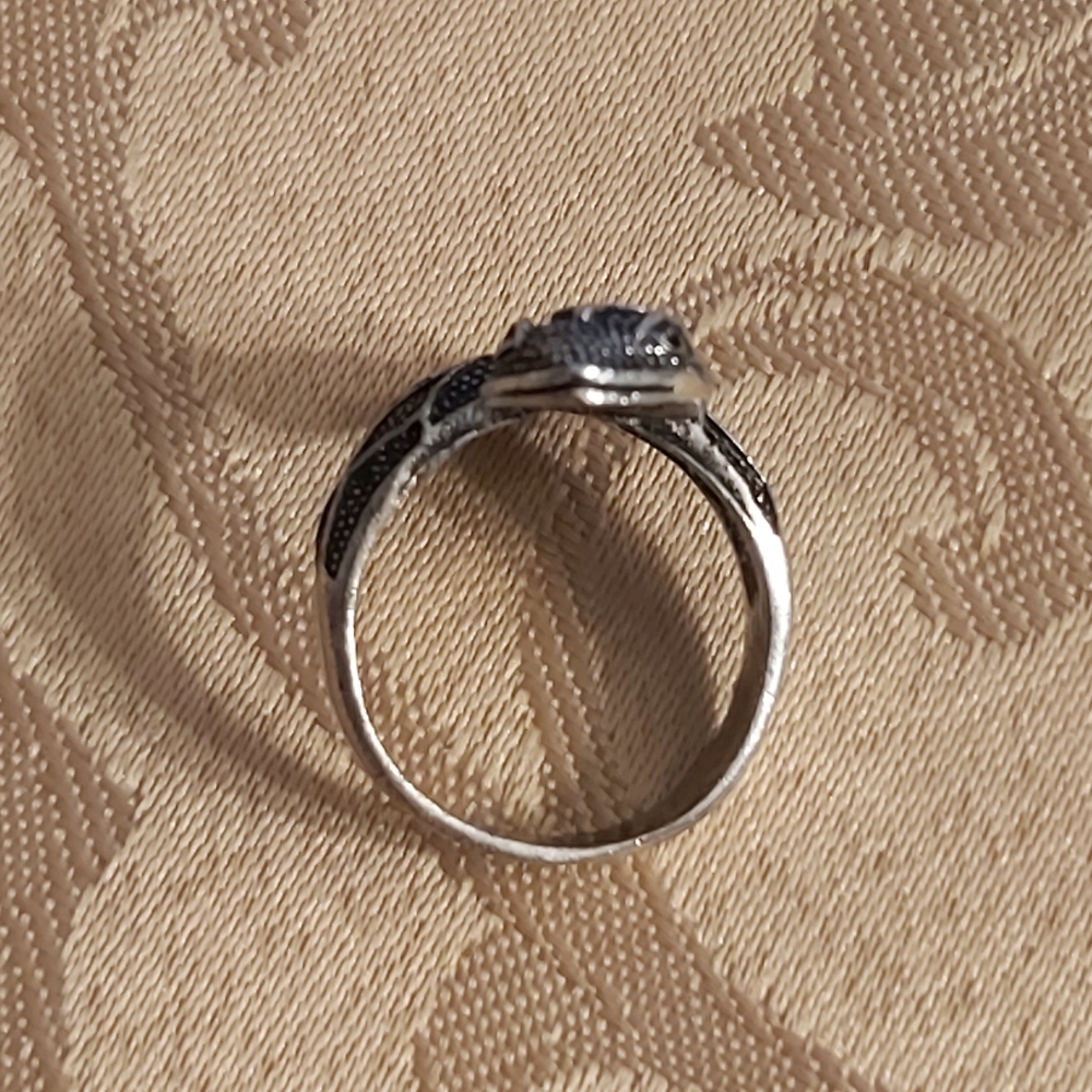 Silver Tone Ring - Picture 3 of 3